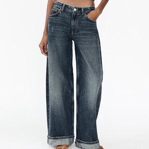 Zara TRF RELAXED FOLD UP LOW-RISE JEANS in Blue